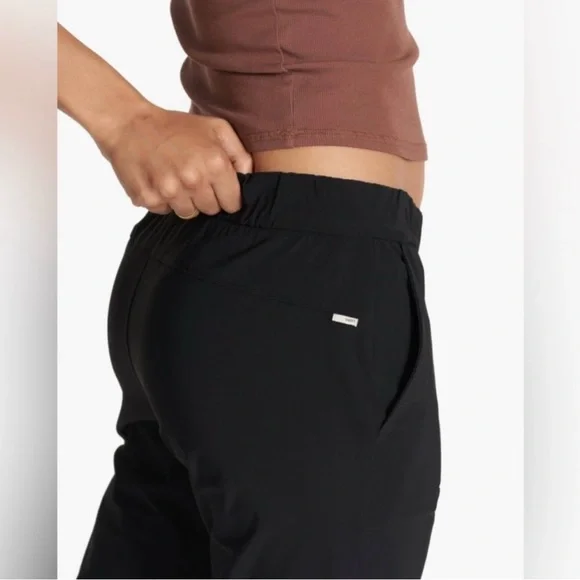 NWOT Women’s Vuori Black Miles Ankle Pants Size SMALL - Picture 3 of 9